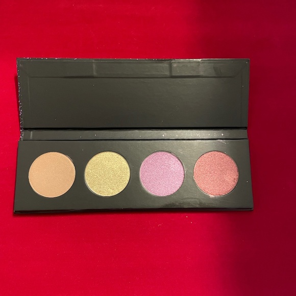 Younique Other - New Retired Younique pallette